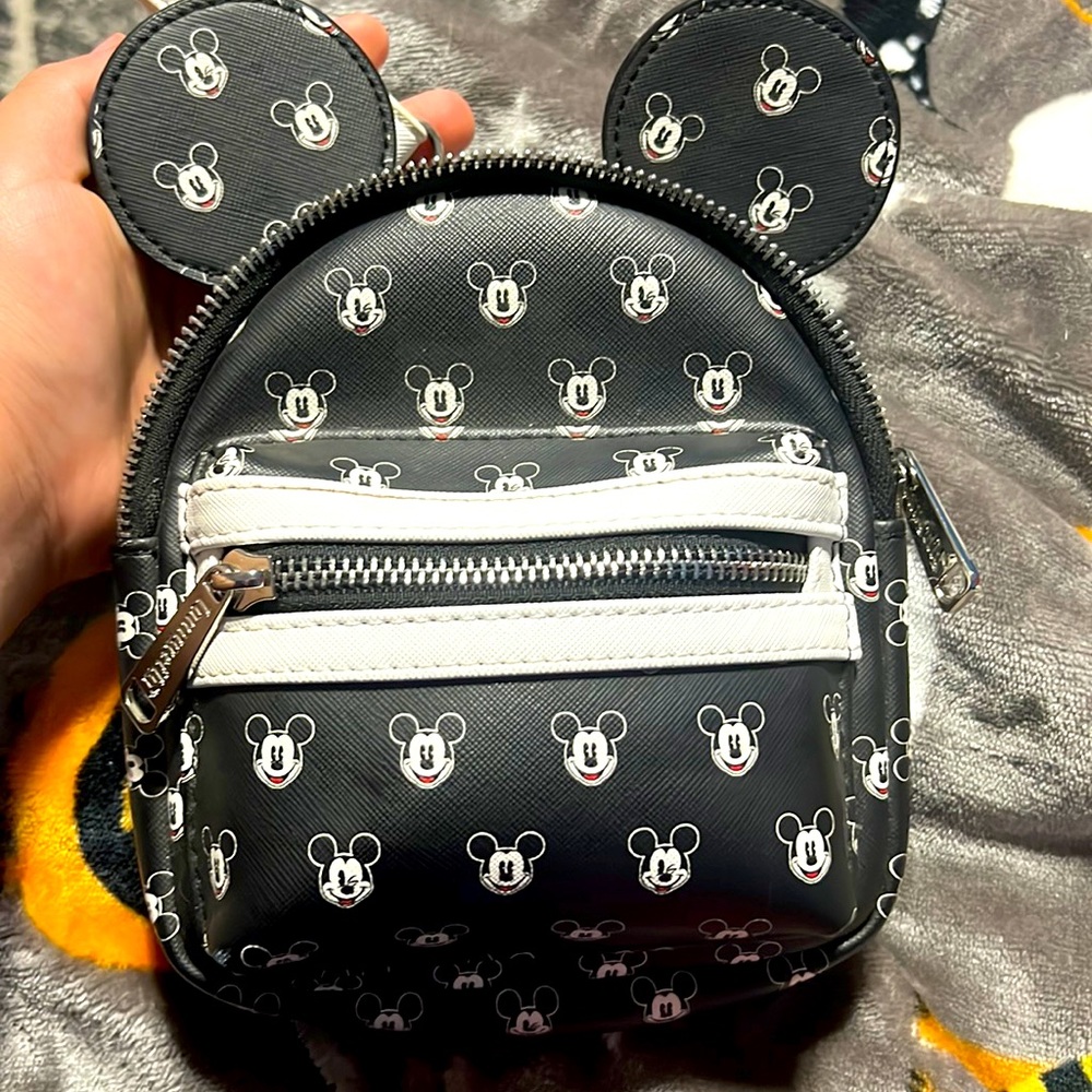 Mickey loungfly wristlet